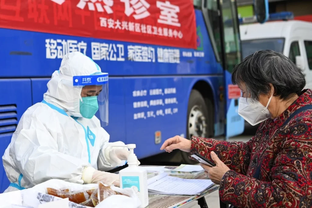 China elimina la aplicación de seguimiento de virus mientras el país se prepara para un repunte de covid-19
