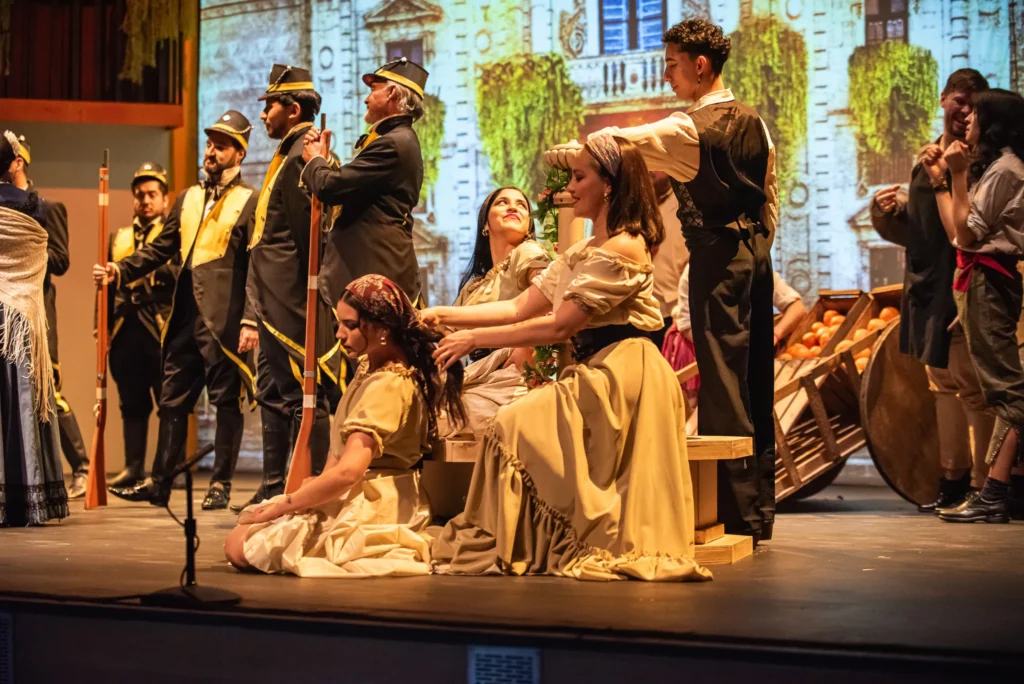 Ópera Carmen: el Coro Sinfónico UCT brilla en el escenario