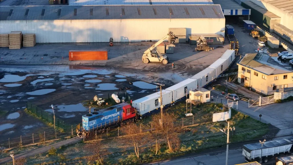Transporte bimodal de carga: innovación en exportación de salmón