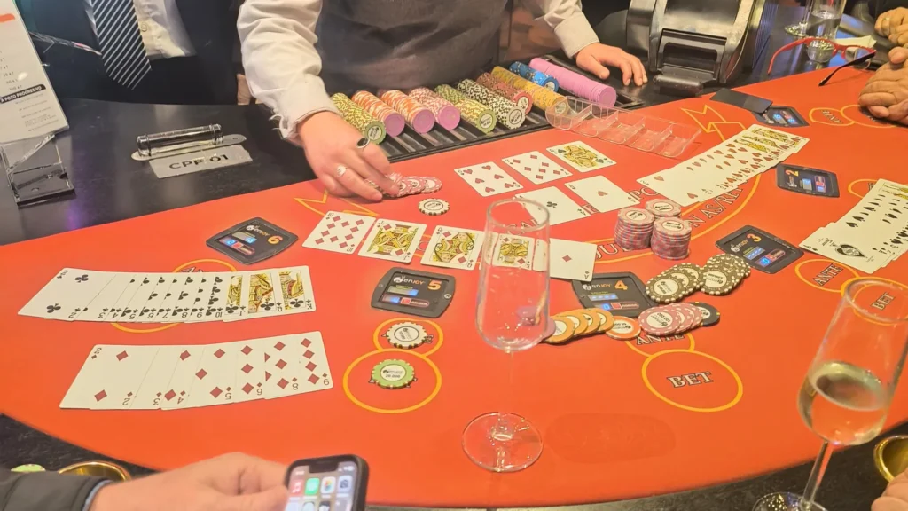 Escalera Real Millonaria: J.M.B.F. Gana en Enjoy Viña