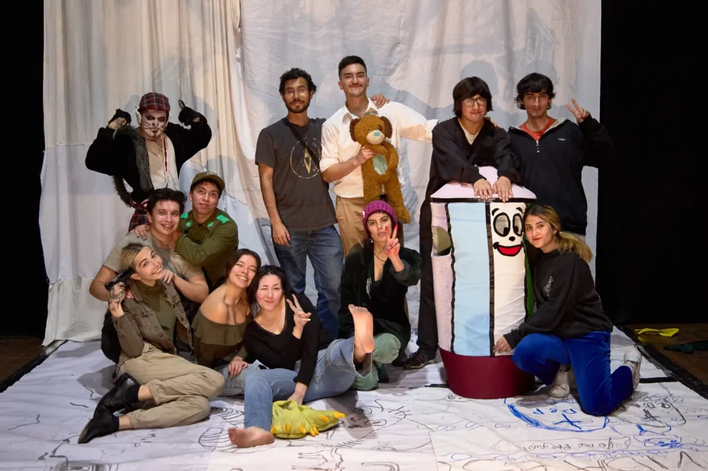 Animales Salvajes: Éxito en el Festival de Teatro Universitario