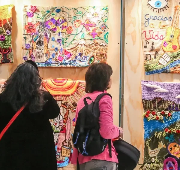 Exposición Entretejer: Un Viaje por el Arte Textil