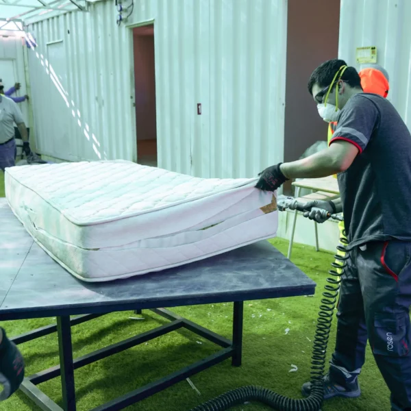Reciclaje de colchones en Calama impulsa economía circular