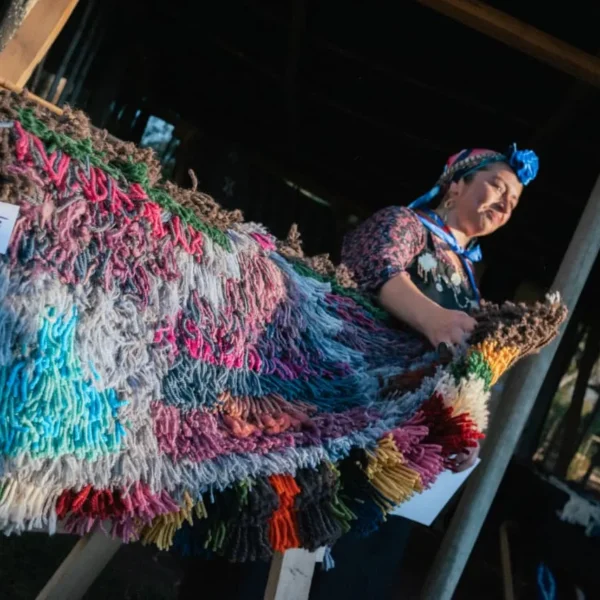 Exposición Kuykuytun Tejiendo Puentes: Un Viaje Cultural