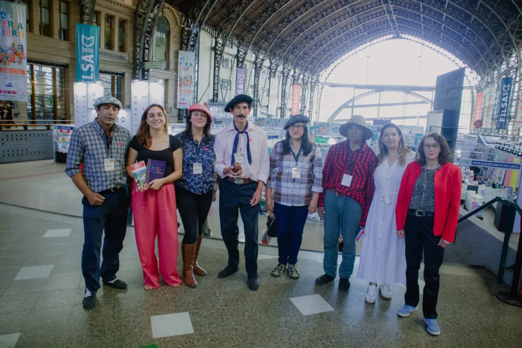 Feria Internacional del Libro de Santiago: Un Éxito Cultural