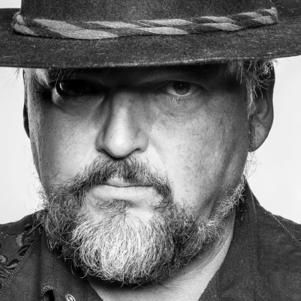 Alain Johannes: ¿Qué saber sobre el show acústico reprogramado?