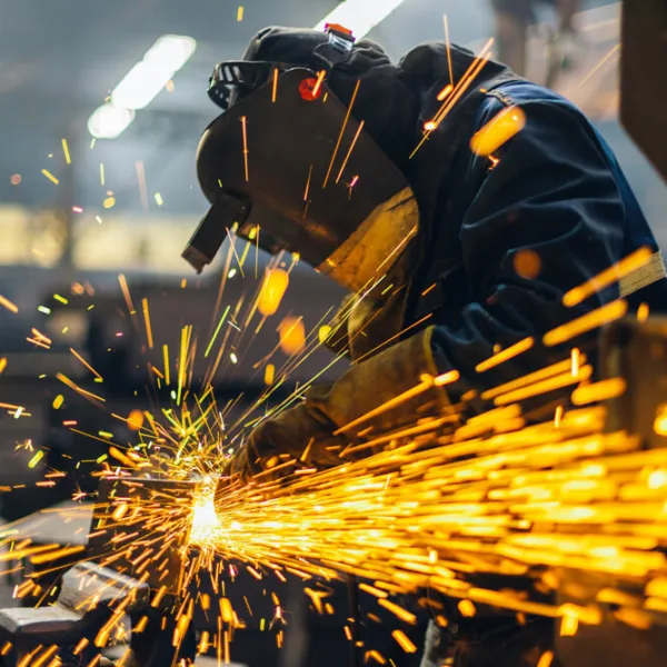 Cierre de Plantas en Chile: Impacto en Empleos y Desindustrialización