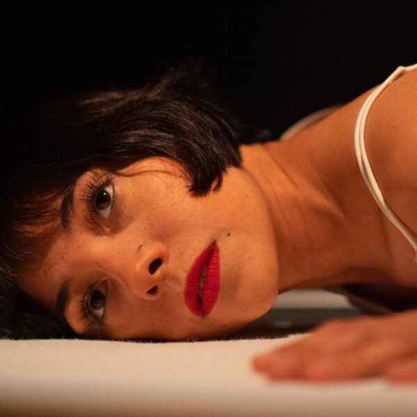 obra de teatro Niebla: Un homenaje emocionante a María Luisa Bombal