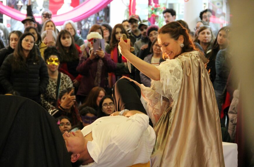 Teatro inmersivo en Punta Arenas: la magia de los libros en acción