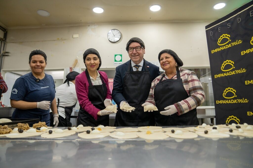 Programa 4 a 7 SernamEG: La clave para el empleo femenino en Chile