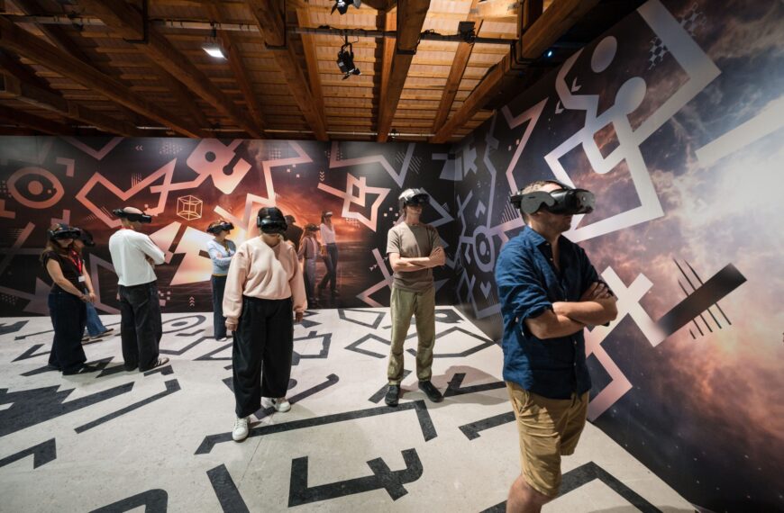 Experiencia inmersiva cosmos: Explora el universo desde Santiago