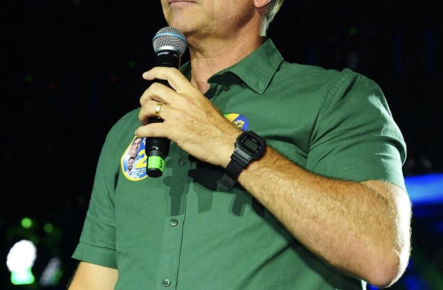 Flávio Bolsonaro: La Fuga Sorprendente Tras las Elecciones Brasileñas