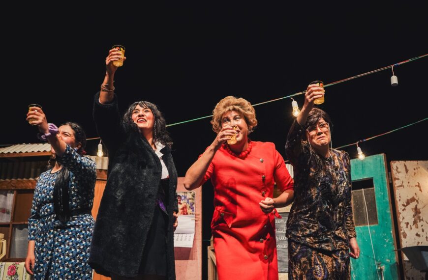 Mujeres en la Escena: Descubre el Arte Escénico en Valparaíso